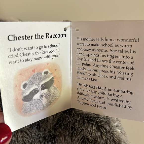 The Kissing Hand Bundle (NWT) - Picture 8 of 8